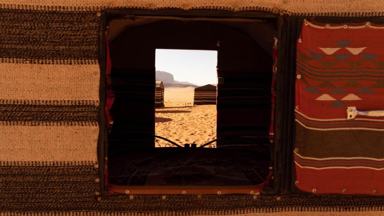 Wadi Rum Meteorite Camp Экстерьер фото