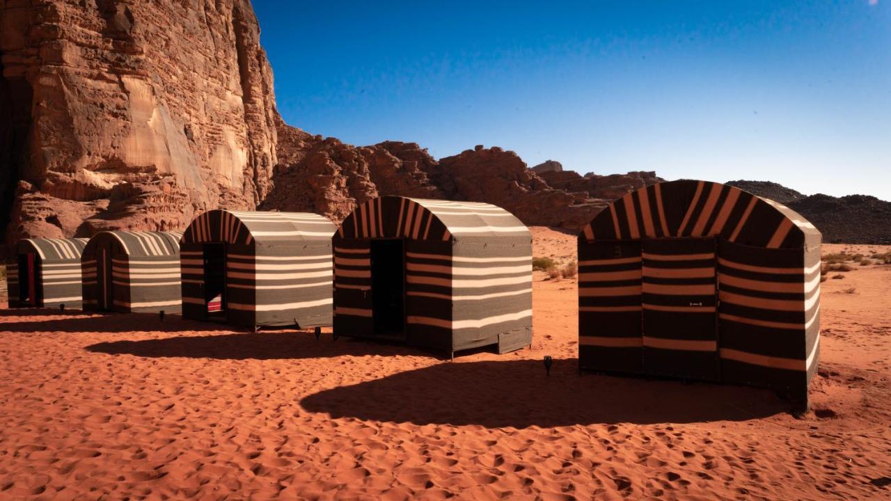 Wadi Rum Meteorite Camp Экстерьер фото
