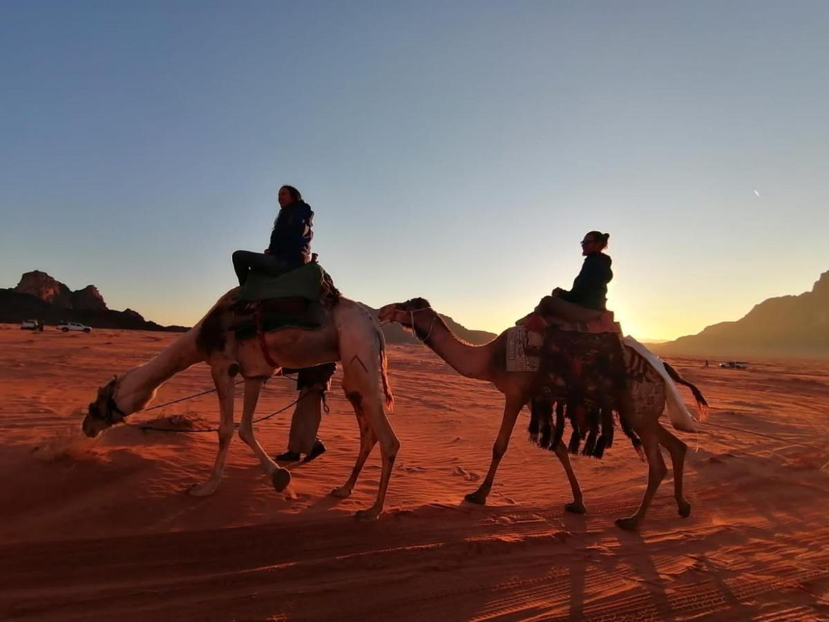 Wadi Rum Meteorite Camp Экстерьер фото