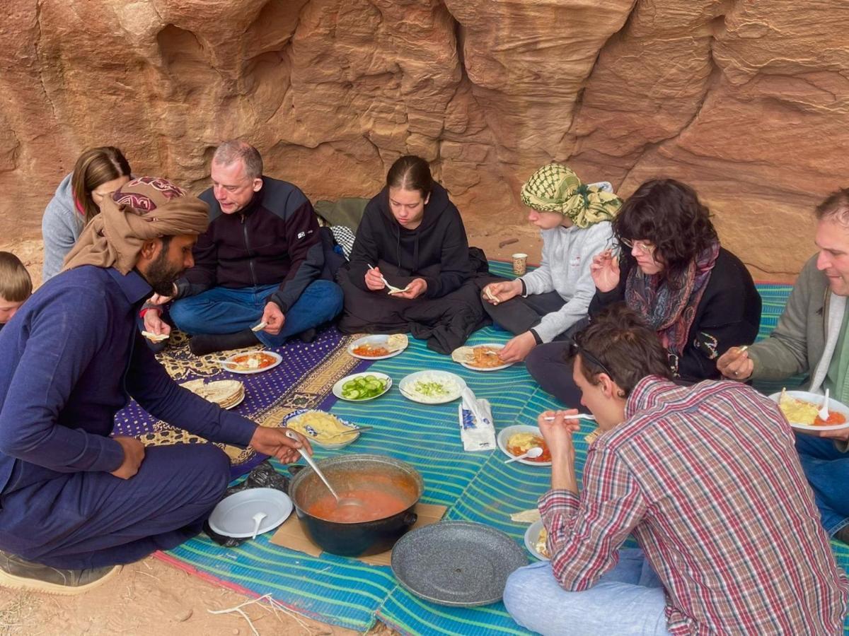 Wadi Rum Meteorite Camp Экстерьер фото