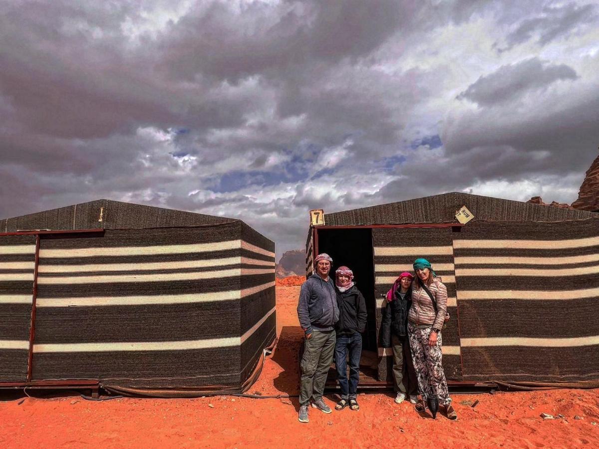 Wadi Rum Meteorite Camp Экстерьер фото