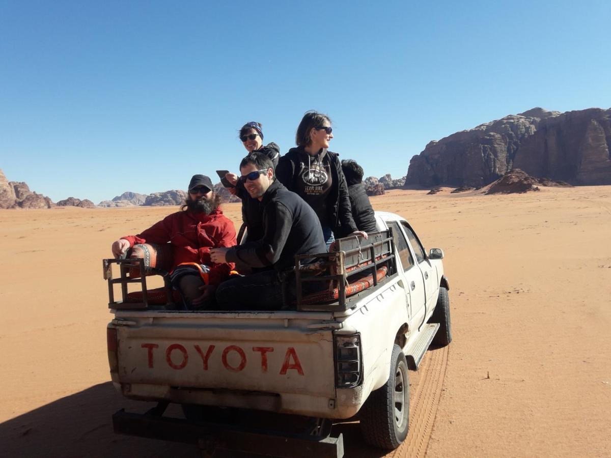 Wadi Rum Meteorite Camp Экстерьер фото