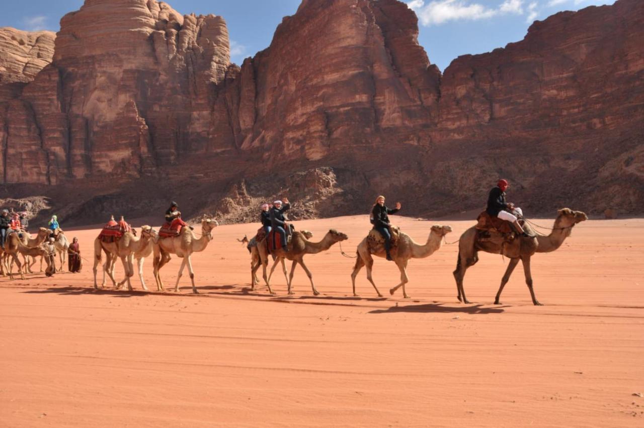 Wadi Rum Meteorite Camp Экстерьер фото